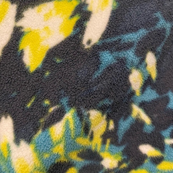 Columbia Women’s Pull Over with Partial Zip Multicolour Sweater - Picture 9 of 13